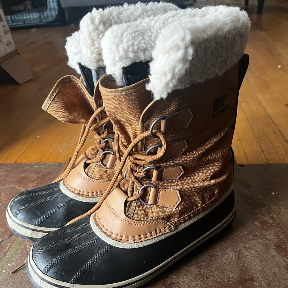SOREL WINTER CARNIVAL BOOTS ✨